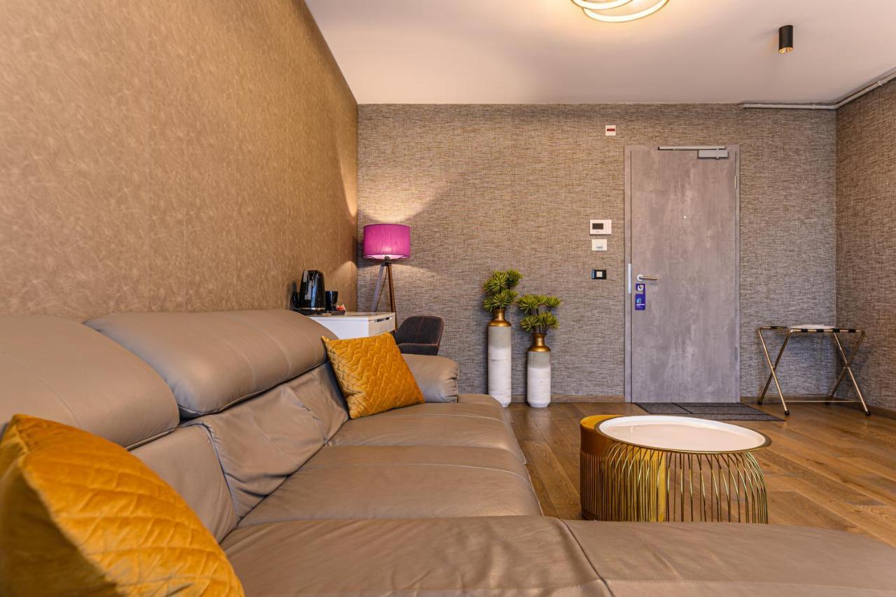 Promenada Studios Braszów Zewnętrze zdjęcie